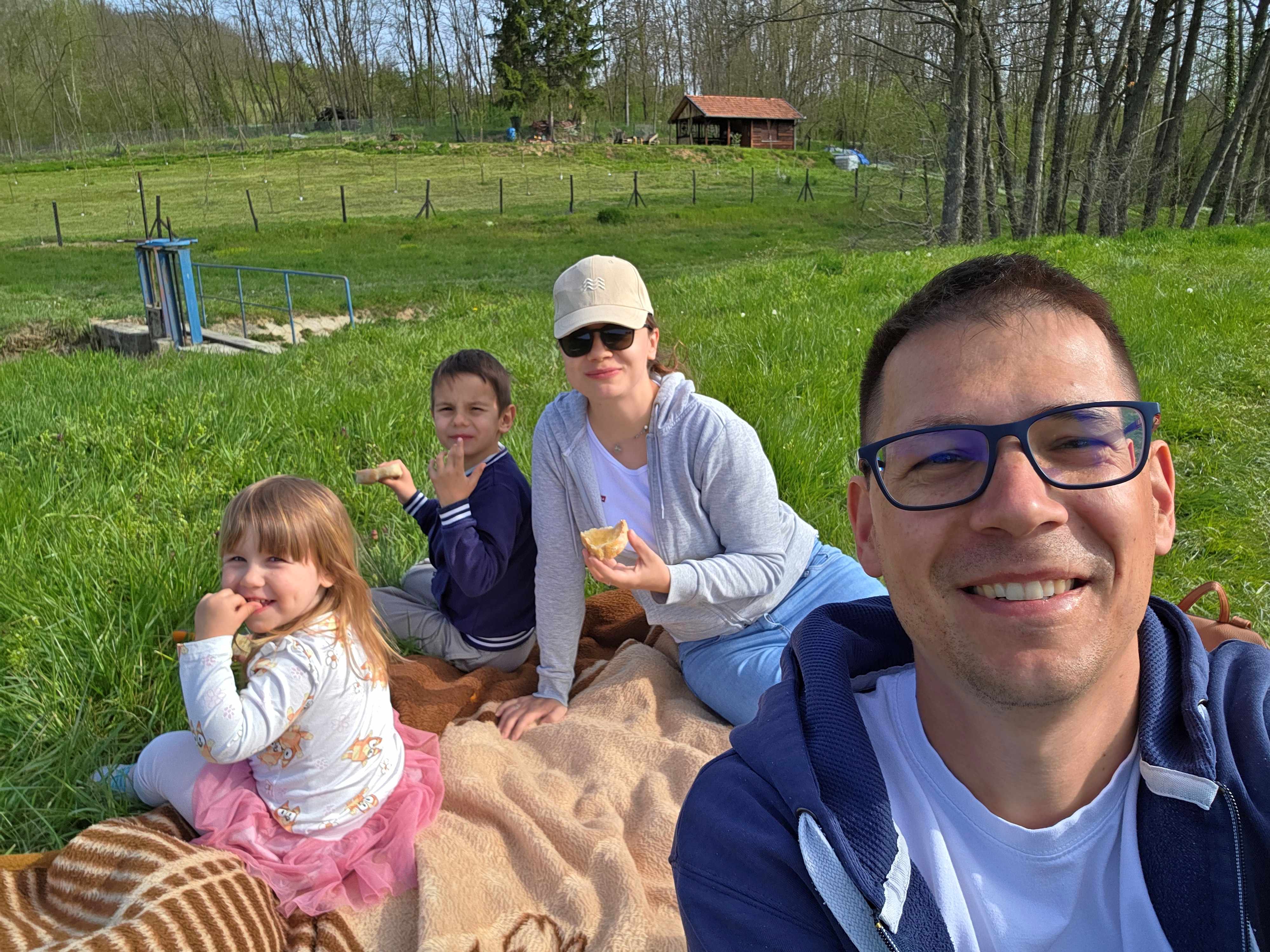 Tko smo mi 1.jpg